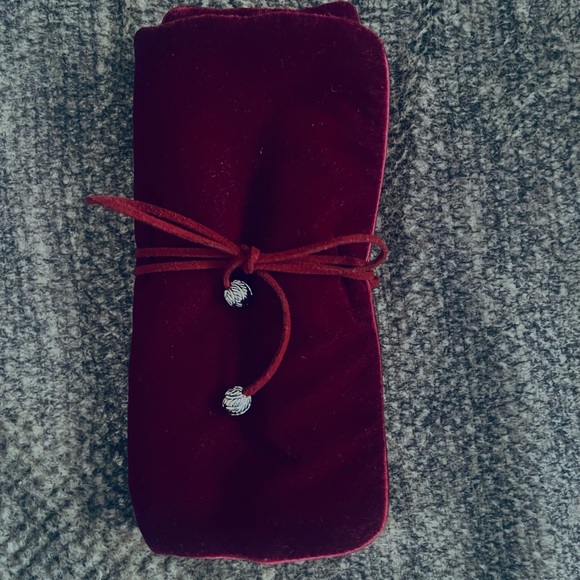 David Yurman Burgundy Velvet Jewelry Pouch - Picture 1 of 8